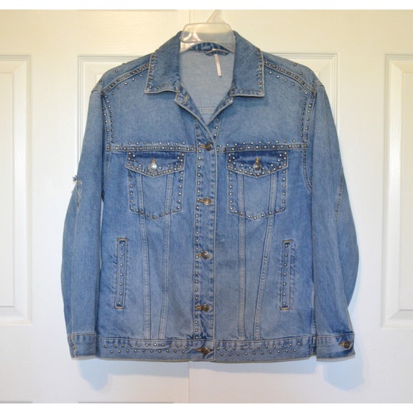 FREE PEOPLE Studded Original Denim Jean Distressed B/F Trucker Jacket Womens S‎ - Picture 2 of 16